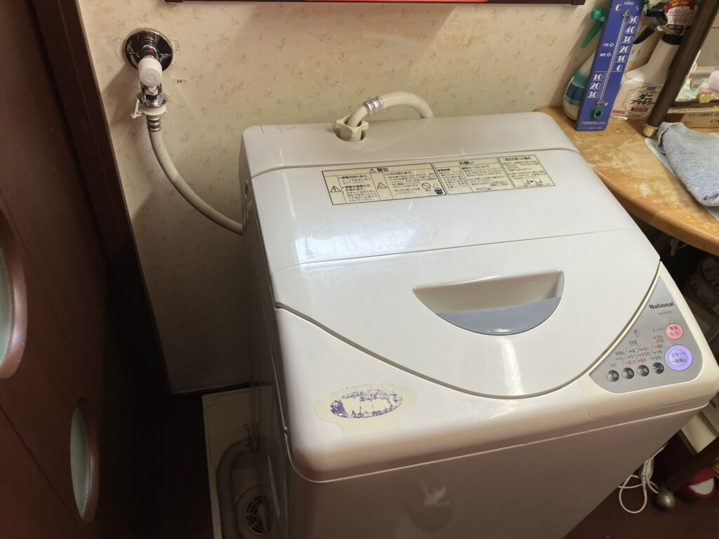 廿日市桜尾・2階洗濯機と水漏れしていた蛇口の様子