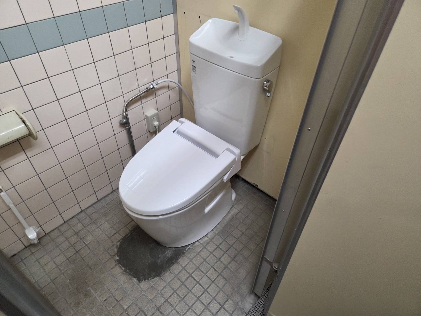 和式から様式便器に交換した完成画像